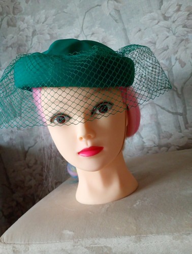 Vintage green pillbox hat - vintage,