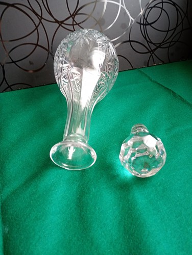 Vintage 900ml glass decanter - glass,
