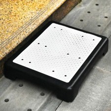 Half step anti slip - half,