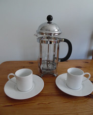 CAFETIERE, "LA CAFETIRE"8 CUP SIZE, + TWO "M&S" WHITE COFFEE CUPS & SAUCERS, GC.