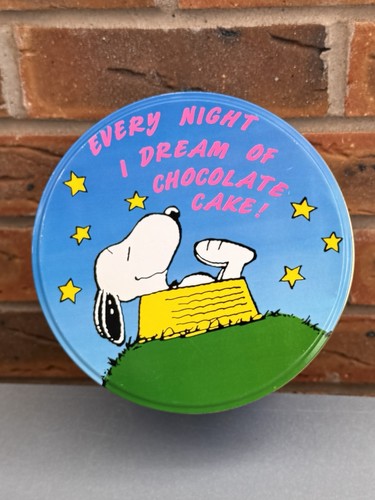 Vintage snoopy peanuts - snoopy, tin