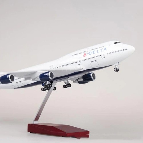Extra large delta air - delta, lines