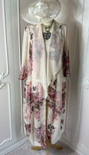 CHESCA Size 18 Cream Chiffon