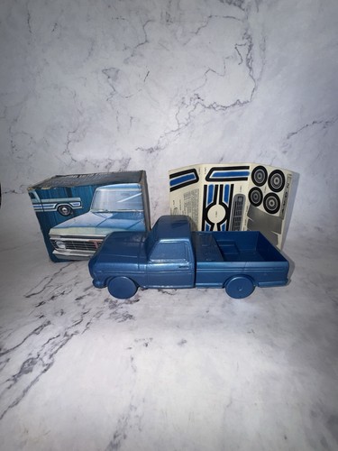 Vintage new avon 1973 blue - 1973,