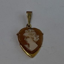 Old Vintage carved shell Cameo heart Pendant 1950’s 1960’s Gold plated metal 