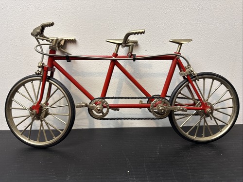 Tandem bicycle die - die, model