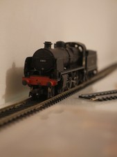 Bachmann BR Black E.Crest N Class 2-6-0 Locomotive with brake van