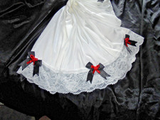 Stunning  silky   white  vtg