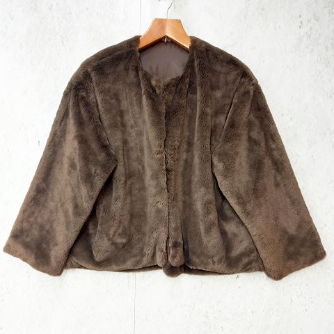Short coat fur - coat, collarless