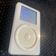 Ipod Classic 2nd Generation 10GB White. Great Working Condition .
