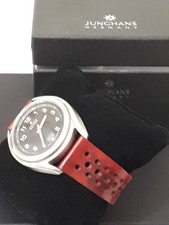 Junghans Mega Solar, Red x