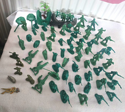 Green plastic army men - green,