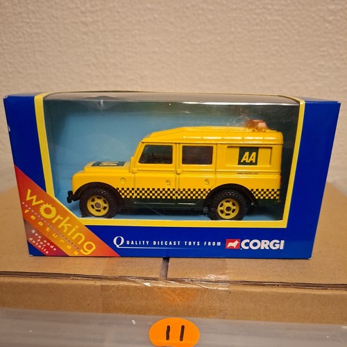Corgi ty82703 landrover - corgi,