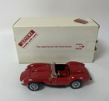 Danbury Mint 1/24 The 1958 Ferrari 250 Testa Rossa Red Die Cast Model Boxed
