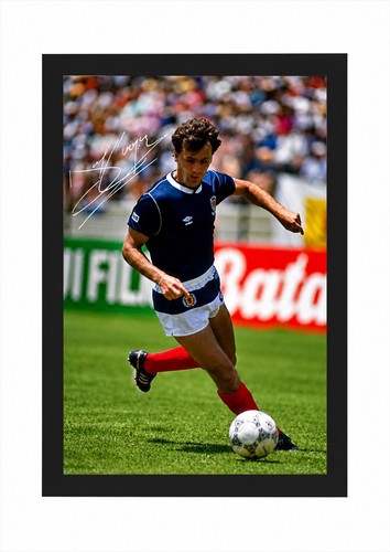 Davie cooper signed autograph - signed,