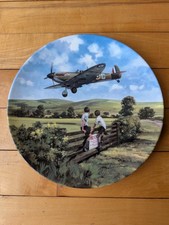 Royal Doulton Heroes of the Sky Spitfire Coming Home Decorative Plate 21 cm