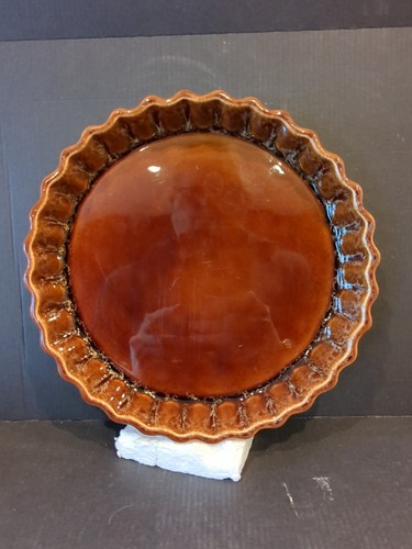 Medium size vintage honiton - size,