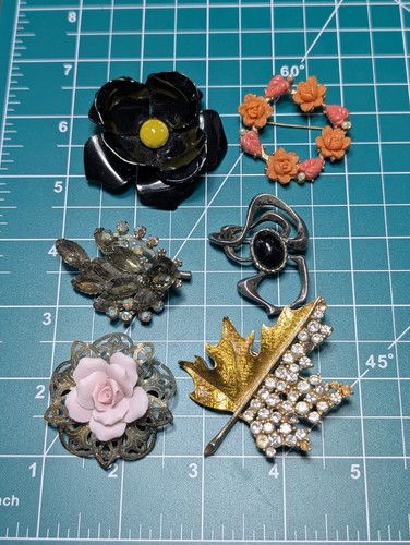 Lot vintage enamel flower - of,