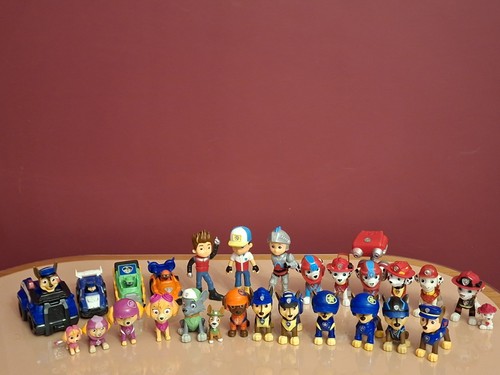 Paw patrol toy lot figures - toy,