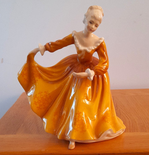 Royal doulton kirsty - royal, hn2381