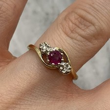 9 ct Gold Ring Ruby & Diamond