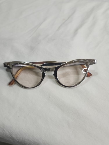 These vintage shuron - these,