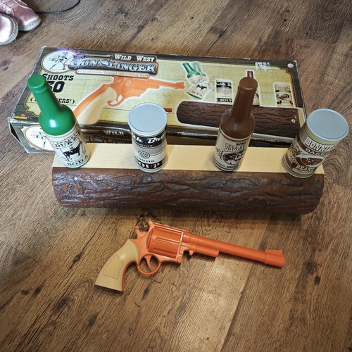 Wild west gun slinger - wild,