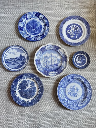 Blue white wall plate set - &,