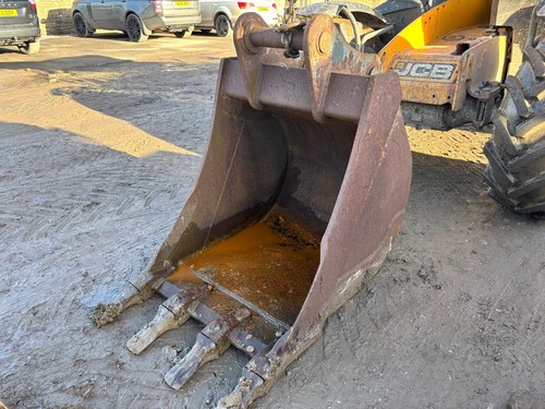 Digging bucket excavator - digging,