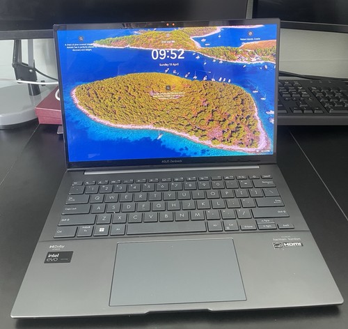 Damaged asus zenbook - asus, 14