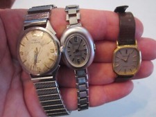 9 VINTAGE WATCHES - TIMEX