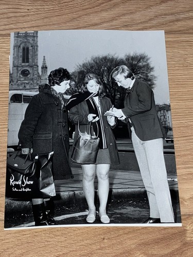 Tommy steele signing - steele,