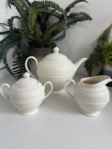 Wedgwood windsor teapot with - windsor,