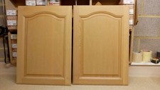 pair of light oak wooden kitchen cabinet door 715mm high x 498mm wide-good cond
