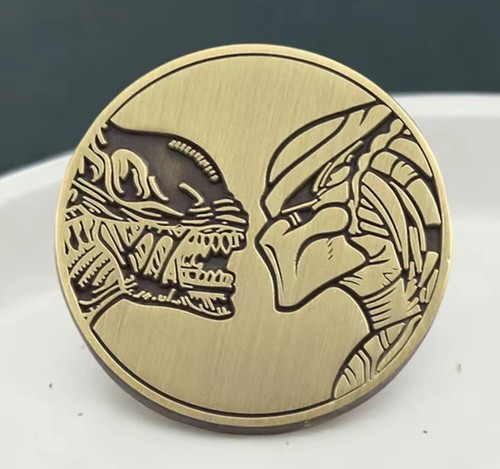Alien predator metal pin - alien,