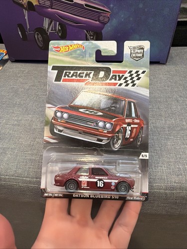 Hotwheels premium datsun - hotwheels,