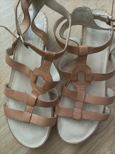 Strappy tan leather - strappy,