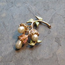 Floral Snowdrop Brooch - VTG
