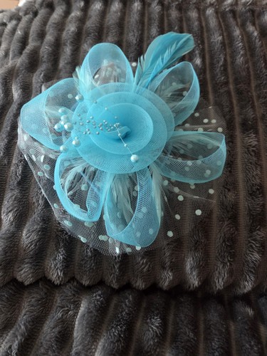 Light blue fascinator - light,