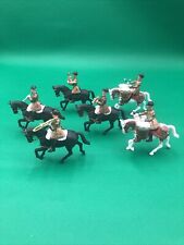 BRITAINS Eyes Right Household