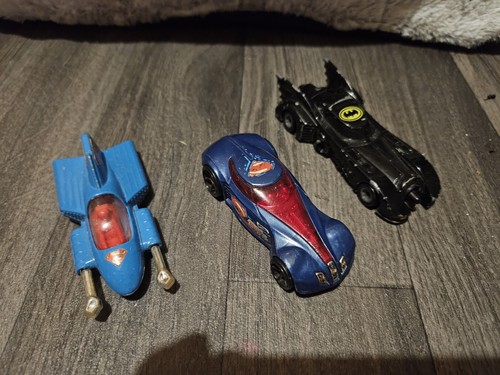 Superhero die cast toy - cast,