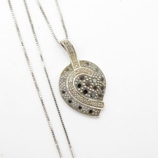 Antique Gold 9ct white gold diamond & black  diamond pendant necklace (3.2g) ...