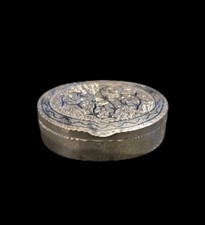 Italian Silver (.800) Snuff or Pill Box with wonderful decroation