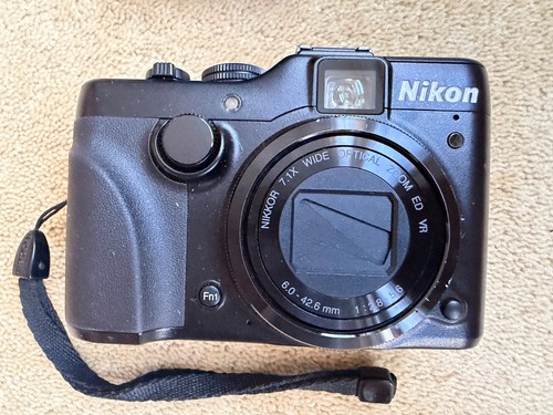 Nikon coolpix p7100 - nikon,