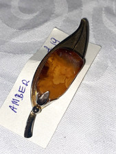 vintage brooch goldtone