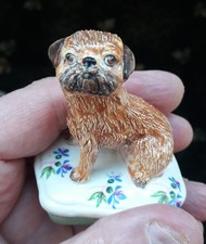 BASIL MATTHEWS POTTERY BORDER