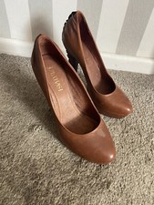 Super trash Size 6 Brown Heel