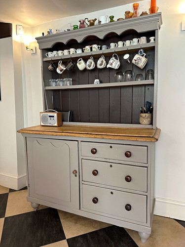 Antique welsh farmhouse style - welsh,