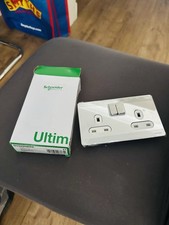 Schneider Screwless Switchead Socket Polished Chrome White gu3420wpc