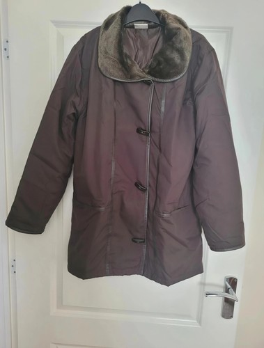 Small brown faux - brown, collar